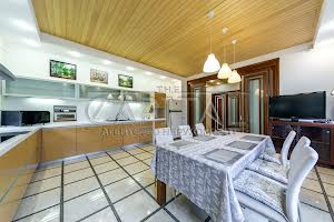 будинок за адресою Курортна вул., 9