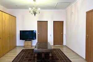 квартира за адресою Садова вул., 33
