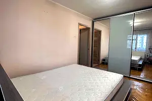 квартира за адресою Космонавтів вул., 26