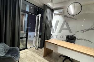 комерційна за адресою Бессарабська пл., 5