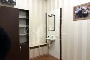 комерційна за адресою Машинобудівників вул., 17