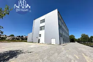 комерційна за адресою Комунальників вул., 2