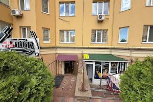 комерційна за адресою Миру вул., 36