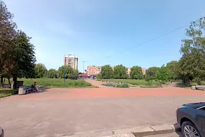 комерційна за адресою Рівне, вул. Набережна, 14