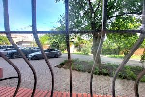 комерційна за адресою Академіка Корольова вул., 62