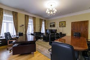 комерційна за адресою Липська вул., 10