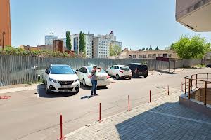 комерційна за адресою Середньофонтанська вул., 19г
