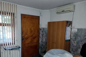комерційна за адресою Космонавтів вул., 48