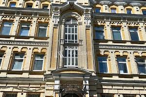 коммерческая по адресу Михайловская пл., 12б