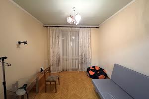 квартира за адресою площа 1-го Травня пл., 1