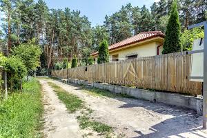 будинок за адресою Лугова