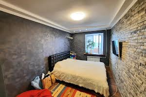 квартира за адресою Івана Франка просп., 10