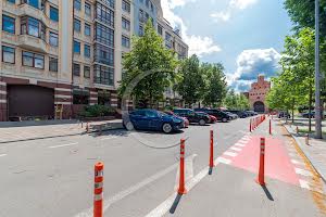 комерційна за адресою Золотоворітська вул., 13