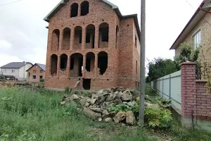 будинок за адресою Молодіжна