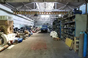 комерційна за адресою Журналістів вул., 16