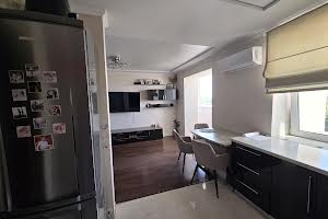 квартира за адресою Космонавтів просп., 79