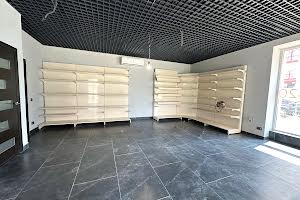 комерційна за адресою Бастіонна вул., 1