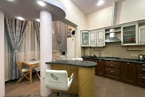 квартира за адресою Театральна вул., 5