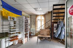 комерційна за адресою Промислова, 10