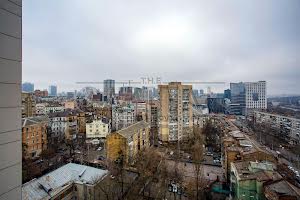 комерційна за адресою Жилянська вул., 68