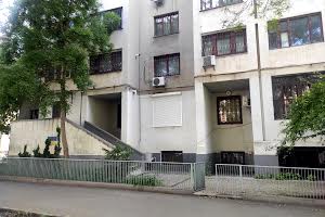 комерційна за адресою Базарна вул., 1