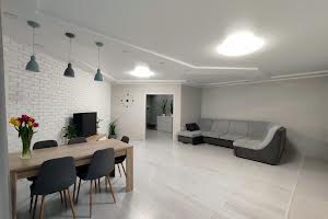 квартира за адресою Михайла Лушпи просп., 5