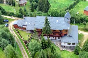 комерційна за адресою Устияновича вул., 1