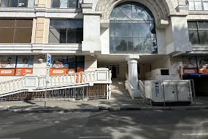 комерційна за адресою Івана Луценка пров., 19
