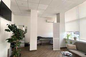 комерційна за адресою Середньофонтанська вул., 19
