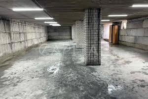 комерційна за адресою Києво-Святошинський, 1