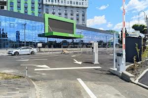 коммерческая по адресу Миколы Бажана просп., 17