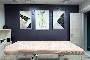комерційна за адресою Пилипа Орлика вул. (Паризької Комуни), 40