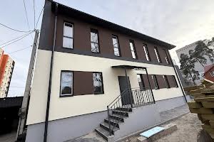 комерційна за адресою Соборна вул., 7
