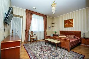 будинок за адресою Івана Їжакевича вул., 72