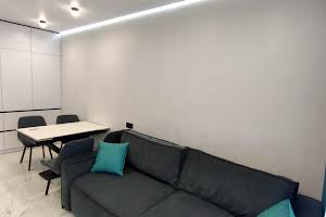 квартира за адресою Перлинна вул., 7