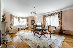 будинок за адресою смт. Козин, Вишнева вул.