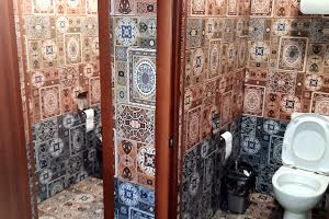 комерційна за адресою Кропивницького вул., 3