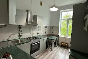 квартира за адресою Хотинська вул., 11