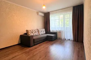 квартира за адресою Михайла Куратченка вул. (Недєліна), 5
