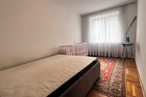 квартира за адресою Просвіти бульв., 23