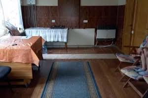 дом по адресу центральна, 1