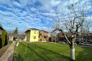 дом по адресу яблунева, 150