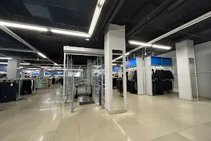 комерційна за адресою Євгена Сверстюка вул. (Марини Раскової), 2