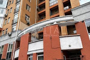 комерційна за адресою Почайнинська вул., 70