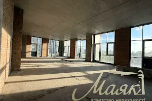 комерційна за адресою Андрія Верхогляда вул. (Михайла Драгомирова), 20
