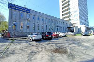 комерційна за адресою Героїв Майдану вул. (Театральна), 10