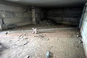 коммерческая по адресу Будівельників ул., 2