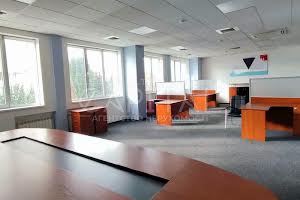 комерційна за адресою Васильківська вул., 14