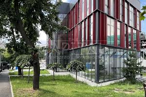 комерційна за адресою Петра Кривоноса пл., 1