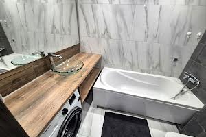 квартира за адресою Алана Шепарда, 7